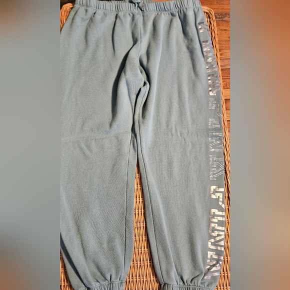 Nice VS Pink Sweat Outfit - Picture 6 of 6